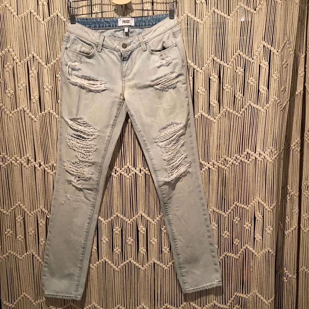 Never worn ! beautifully designed.